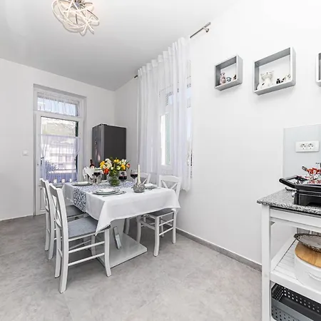 Rosemary Apartment